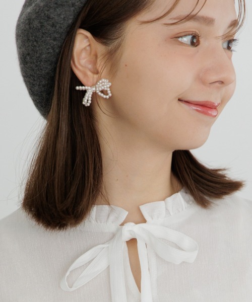 flower(フラワー)の「クラウディリボンピアス(ピアス(片耳用)・レディース・ホワイト・FREE)」の1枚目の写真