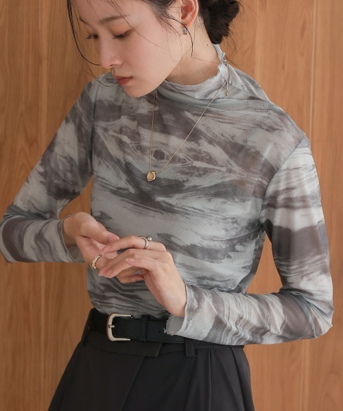 Bab(バブ)の「ニュアンスシアーハイネックインナー(Tシャツ/カットソー・レディース・ブラック/オフホワイト/グレー/ベージュ/ブラウン・FREE)」の22枚目の写真