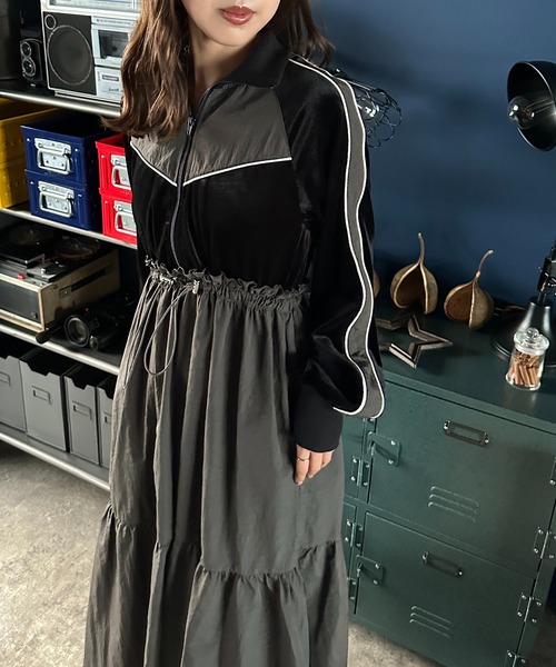 apres jour mignon（アプレジュールミニョン）の「切替トラックワンピース【ZOZOTOWN限定アイテム】（ワンピース・レディース・カーキ/ブラック/グレー/チャコールグレー/ネイビー・X-LARGE/MEDIUM/SMALL）」の16枚目の写真