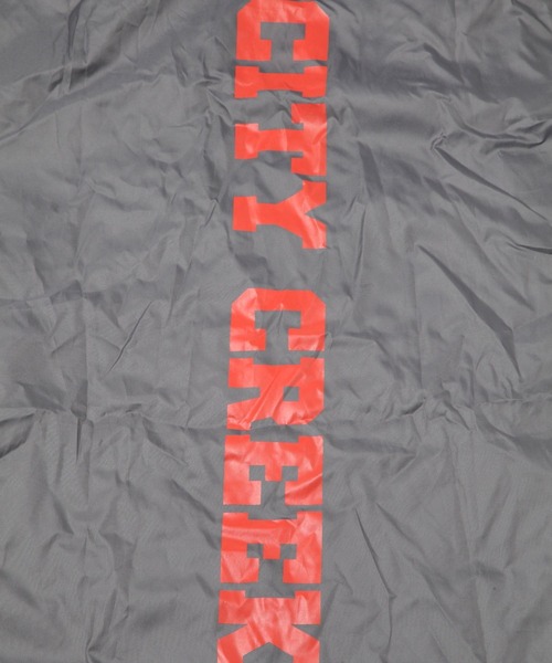 niko and...（ニコアンド）の「【CITY CREEK】レインプルオーバー（レインコート/ポンチョ・メンズ・グレー/ブラック・0）」の16枚目の写真