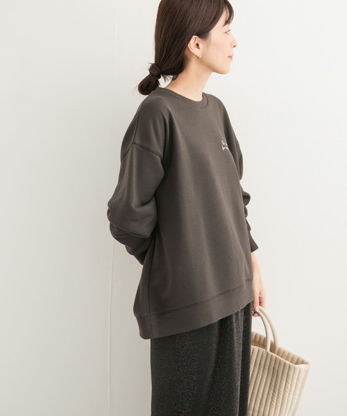 URBAN RESEARCH DOORS（アーバンリサーチドアーズ）の「ワンポイント刺繍スウェット（スウェット・レディース・チャコールグレー/ベージュ系その他・MEDIUM）」の22枚目の写真