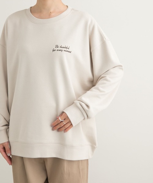 URBAN RESEARCH DOORS（アーバンリサーチドアーズ）の「ワンポイント刺繍スウェット（スウェット・レディース・チャコールグレー/ベージュ系その他・MEDIUM）」の8枚目の写真