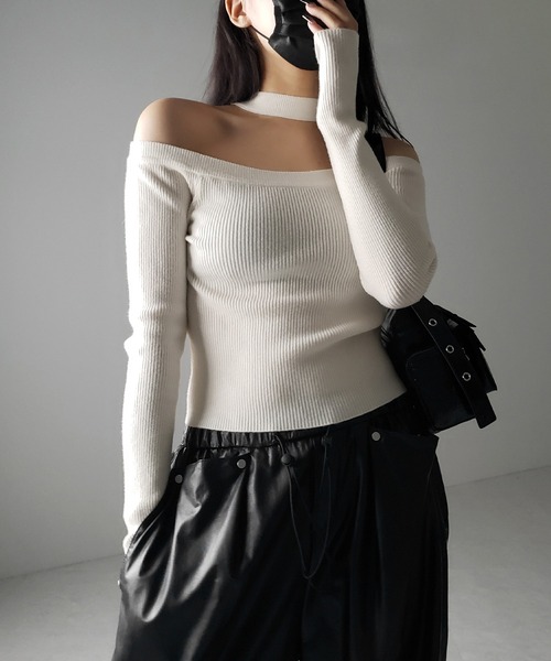 me+em select（ミームセレクト）の「※※【 ２color 】チョーカーオフショルリブニットトップス ／choker offshoulder lib knit tops（ニット/セーター・レディース・ブラック/アイボリー・FREE）」の21枚目の写真