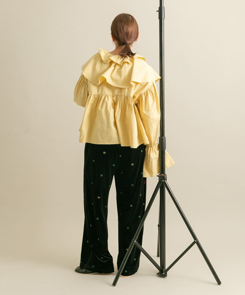 KBF（ケイビーエフ）の「ダブルフリルカラーブラウス（シャツ/ブラウス・レディース・アイボリー/イエロー/グレー系その他・ONE）」の18枚目の写真