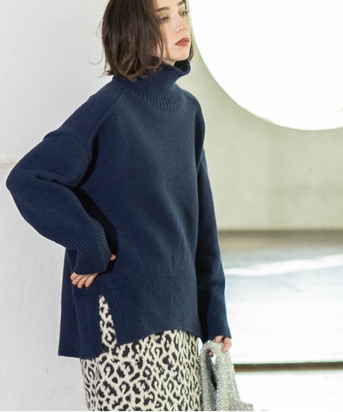 ビアズリー ニット タートルネック 変形 スリット ネイビー 予約]サイドスリットクルーネックニットプルオーバー/ネイビー – Lumier