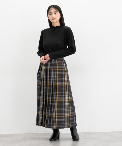 Honeys(ハニーズ)の「【ハニぽか】あったかメローハイネック(Tシャツ/カットソー・レディース・ピンク/ミント/オフホワイト/ライトイエロー/ブラック/グレイッシュベージュ/アイボリー/スミクロ/サックスブルー・S/M/L/LL)」の13枚目の写真