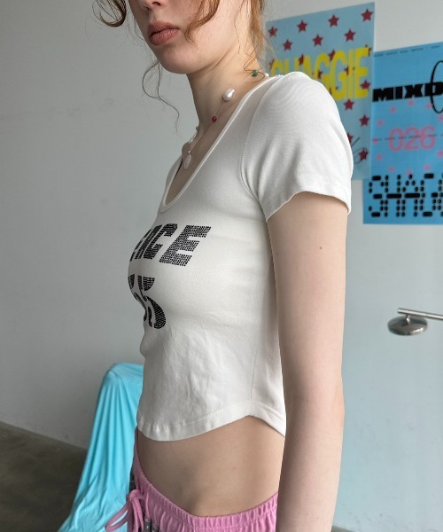 SHAGGIE(シャギー)の「Uネックラインストーン半袖Tシャツ(Tシャツ/カットソー・レディース・ブラック/イエロー/ホワイト・FREE)」の18枚目の写真