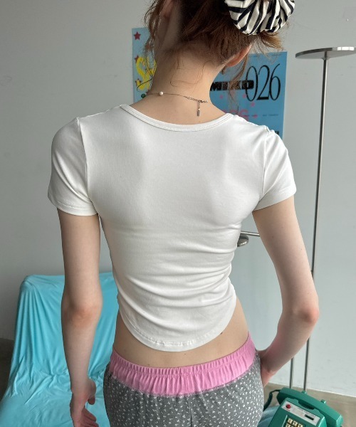 SHAGGIE(シャギー)の「Uネックラインストーン半袖Tシャツ(Tシャツ/カットソー・レディース・ブラック/イエロー/ホワイト・FREE)」の17枚目の写真