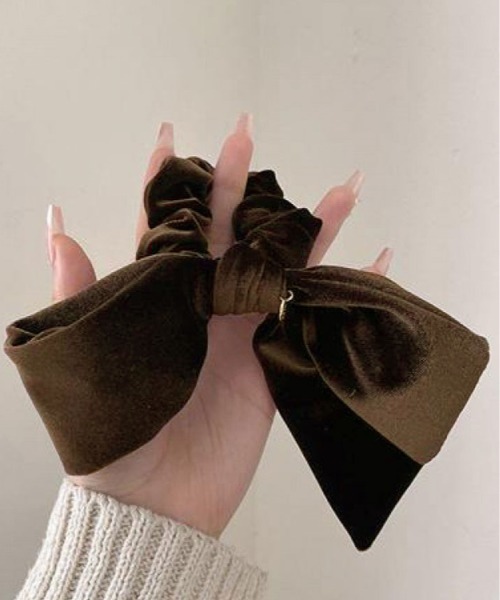 kirakiraShop（キラキラショップ）の「ベロア リボン シュシュ（シュシュ・レディース・ブラック/ブラウン・FREE）」の10枚目の写真