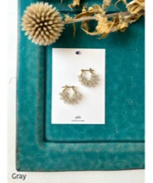 VIBGYOR(ヴィブジョー)の「【jebi】天然石のフープピアス(チタンポスト)(MA)(ピアス(両耳用)・レディース・グレー/ホワイト/ピンク/イエロー/ブラック/ライトブルー・FREE)」の1枚目の写真
