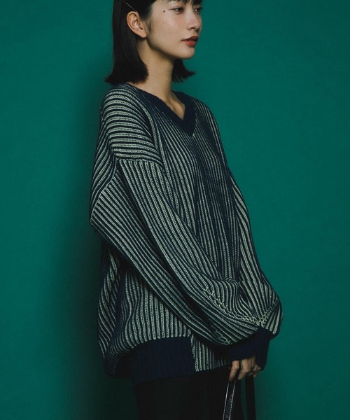 KBF（ケイビーエフ）の「バイカラーRIBオーバーニット（ニット/セーター・レディース・ブルー系その他/オレンジ系その他/ホワイト系その他/ピンク系その他・ONE）」の10枚目の写真