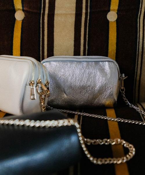 URBAN RESEARCH(アーバンリサーチ)の「レザースクエアミニショルダーバッグ(ショルダーバッグ・レディース・ブラック/オフホワイト/シルバー・-)」の4枚目の写真