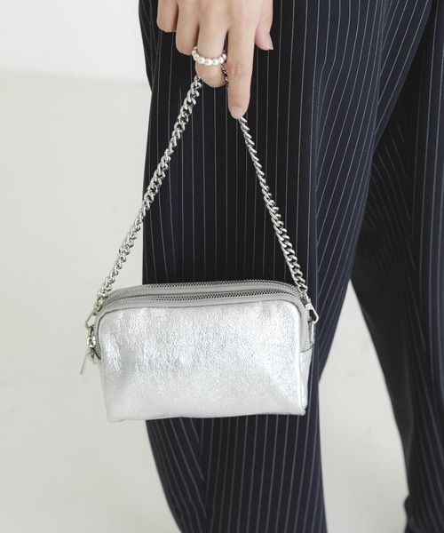 URBAN RESEARCH(アーバンリサーチ)の「レザースクエアミニショルダーバッグ(ショルダーバッグ・レディース・ブラック/オフホワイト/シルバー・-)」の8枚目の写真