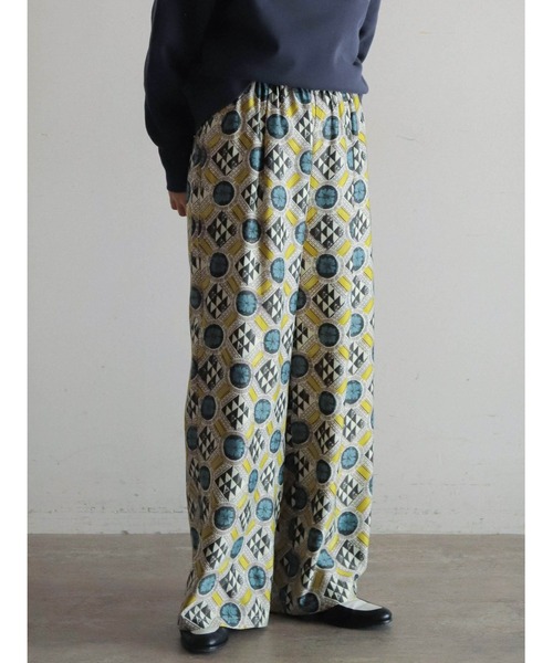 FIL DE FER（フィルデフェール）の「ジオメトリックフラワープリント　イージーパンツ（その他パンツ・レディース・イエロー/ブルー・FREE）」の2枚目の写真