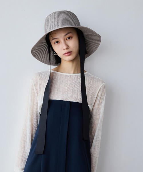 AIC.(エーアイシー)の「ロングリボンワイドブリムペーパーハット/サイズ調節可能(ハット・レディース・ベージュ/ブラック/グレー・FREE)」の2枚目の写真