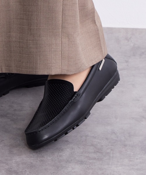 HIMIKO（ヒミコ）の「【HIMIKO】パンチングレザーモカシン/651114（モカシン/デッキシューズ・レディース・ブラック/ブラウン/シルバー/グリーン・25.0cm/24.0cm/22.0cm/26.0cm/25.5cm/23.0cm/22.5cm/21.5cm/26.5cm/24.5cm/23.5cm）」の8枚目の写真