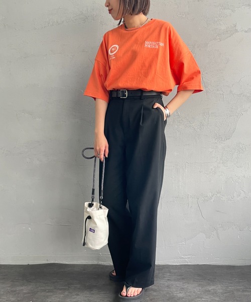 Manhattan Portage（マンハッタンポーテージ）の「[MANHATTAN PORTAGE/マンハッタンポーテージ] 別注 ショート丈 バックフォトプリントTシャツ（Tシャツ/カットソー・レディース・ブラウン/チャコール/オレンジ/ホワイト・F）」の7枚目の写真