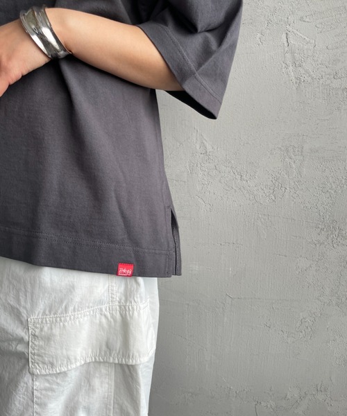 Manhattan Portage（マンハッタンポーテージ）の「[MANHATTAN PORTAGE/マンハッタンポーテージ] 別注 ショート丈 バックフォトプリントTシャツ（Tシャツ/カットソー・レディース・ブラウン/チャコール/オレンジ/ホワイト・F）」の18枚目の写真