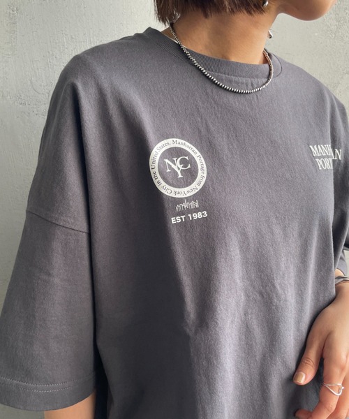 Manhattan Portage（マンハッタンポーテージ）の「[MANHATTAN PORTAGE/マンハッタンポーテージ] 別注 ショート丈 バックフォトプリントTシャツ（Tシャツ/カットソー・レディース・ブラウン/チャコール/オレンジ/ホワイト・F）」の17枚目の写真