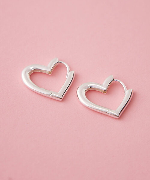 mystic（ミスティック）の「Lara シルバーハートピアス（ピアス（両耳用）・レディース・シルバー・ONE SIZE）」の4枚目の写真