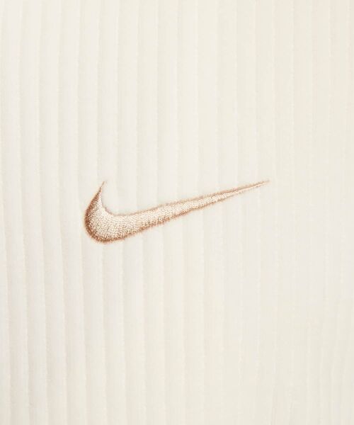 NIKE（ナイキ）の「《セットアップ対応商品》ナイキ スポーツウェア ウィメンズ ベロア クロップド 1/4ジップ トップ / Nike Sportswear Women's Velour Cropped 1/4-Zip Top HV5031-133 Sail（スウェット・レディース・クリーム・2XL/L/M/S/XL/XS）」の8枚目の写真