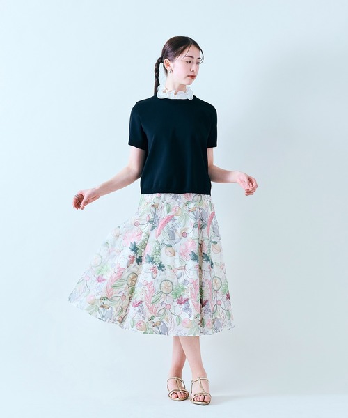 Audie a Muses（オーディアミューズ）の「トロピカル刺繍スカート（スカート・レディース・ブルー/ベージュ・42/38/36）」の2枚目の写真