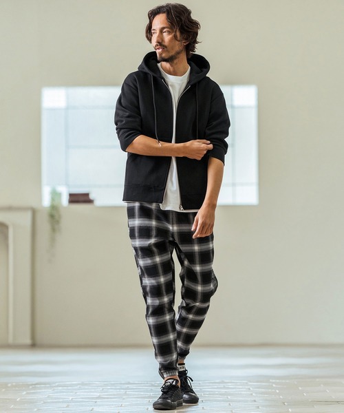 Magine(マージン)の「mp13233- Stretch Check Fabric Tapered Pants チェック柄テーパードパンツ(その他パンツ・メンズ・ベージュ/グレー/ブラック・44/46/48)」の8枚目の写真
