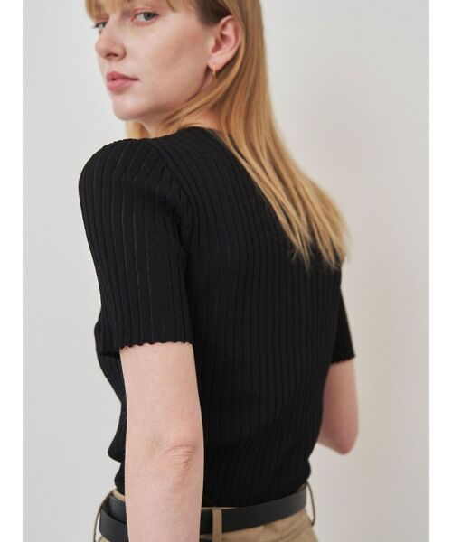 ELENDEEK(エレンディーク)の「シアーストライプハーフスリーブニット(ニット/セーター・レディース・ブラック/オフホワイト/ブラウン/イエロー・FREE)」の11枚目の写真
