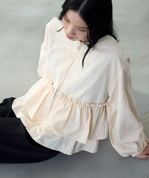 ナイロンペプラムジャケット（ノーカラージャケット）｜Trish