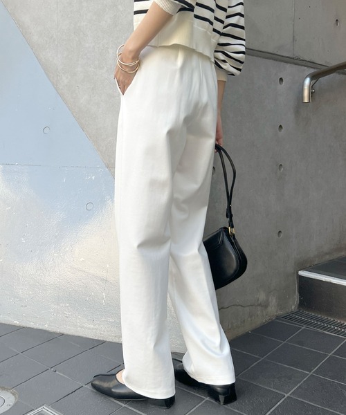 Futier land（フューティアランド）の「ポンチピンタックストレートパンツ（スラックス・レディース・ホワイト/ブラック/チャコールグレー・SMALL/MEDIUM/LARGE）」の10枚目の写真