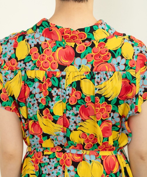 CHILD WOMAN(チャイルドウーマン)の「フルーツ柄 レーヨンエットワンピース(ワンピース・レディース・ブラック・FREE)」の14枚目の写真