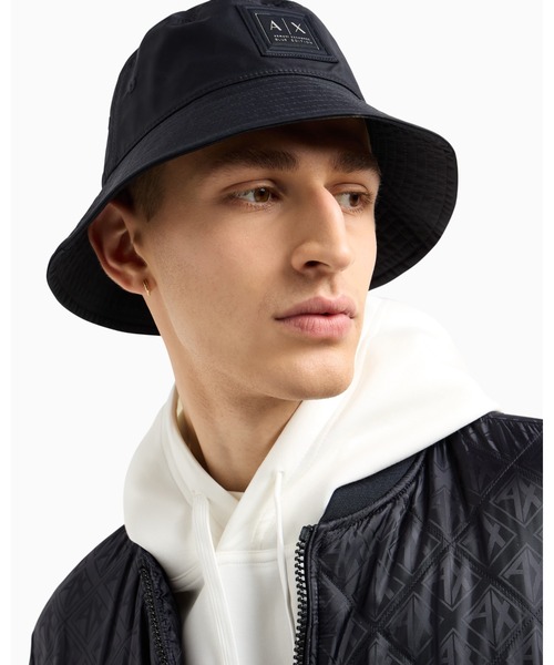ARMANI EXCHANGE(アルマーニエクスチェンジ)の「【A|X アルマーニ エクスチェンジ】AXロゴパッチ バケットハット(ハット・メンズ・ダークネイビー/ベージュ・L/XL/S/M)」の4枚目の写真