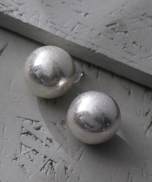 Cepica（セピカ）の「【LIMITED NUMBER / リミテッドナンバー】ボールピアス（ピアス（両耳用）・レディース・シルバー/ゴールド・FREE）」の2枚目の写真