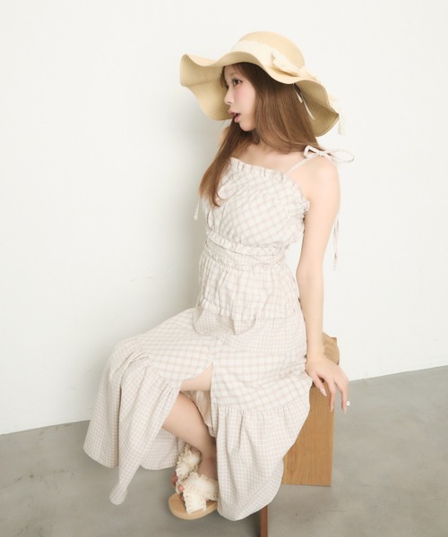 TITTY&CO.(ティティーアンドコー)の「チェック切り替えフリルキャミワンピース(ワンピース・レディース・ベージュ/ブラック・FREE)」の11枚目の写真