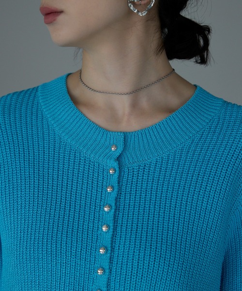 each（イーチ）の「ミニスタッズボタンサマーニット5分袖コンパクトカーデ（カーディガン/ボレロ・レディース・ブルー/ネイビー/ホワイト・FREE）」の7枚目の写真