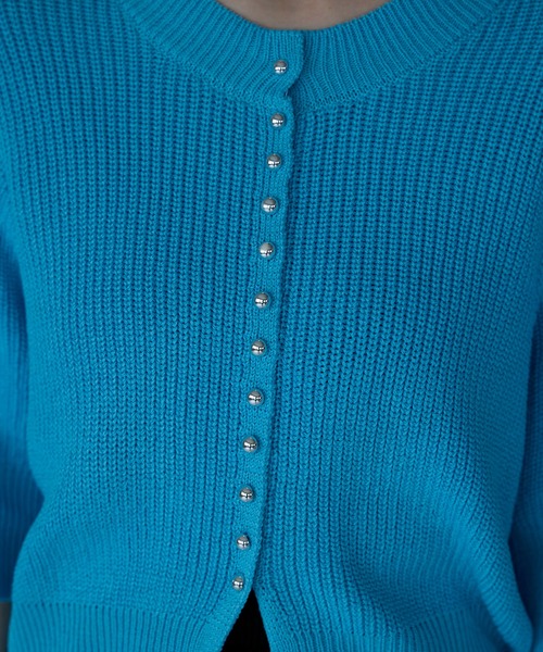 each（イーチ）の「ミニスタッズボタンサマーニット5分袖コンパクトカーデ（カーディガン/ボレロ・レディース・ブルー/ネイビー/ホワイト・FREE）」の8枚目の写真