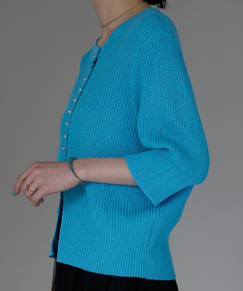 each（イーチ）の「ミニスタッズボタンサマーニット5分袖コンパクトカーデ（カーディガン/ボレロ・レディース・ブルー/ネイビー/ホワイト・FREE）」の10枚目の写真