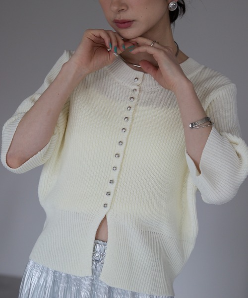 each（イーチ）の「ミニスタッズボタンサマーニット5分袖コンパクトカーデ（カーディガン/ボレロ・レディース・ブルー/ネイビー/ホワイト・FREE）」の22枚目の写真