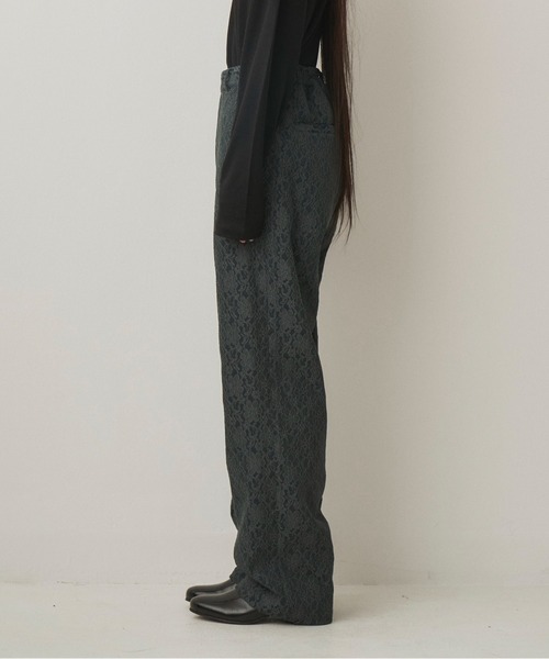Juha(ユハ)の「BONDED LACE TAPERED PANTS(スラックス・メンズ・グリーン/ブラック・2/3/4)」の9枚目の写真