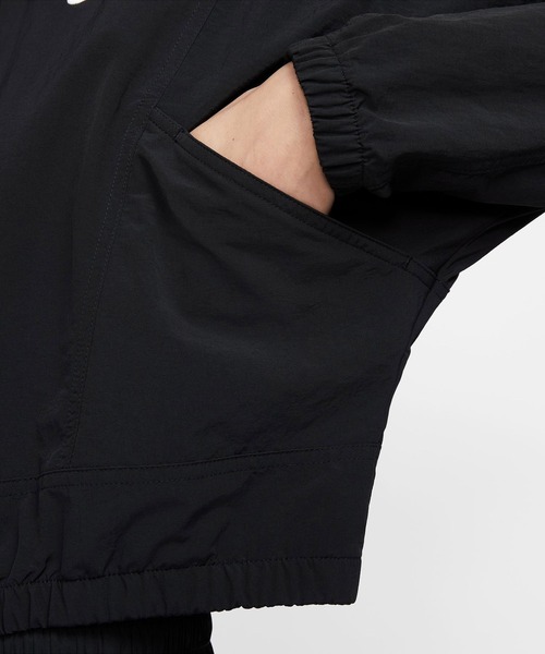 NIKE(ナイキ)の「NIKE AS W NSW EVRTHNG WVN RPL UV / ナイキ ウィメンズ NSW エブリシング ウーウ゛ン RPL UV 【SP】(ナイロンジャケット・レディース・ブラック/ホワイト・M/L)」の9枚目の写真