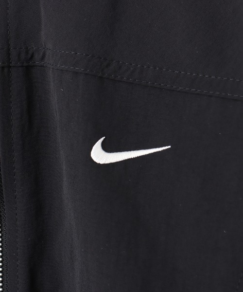 NIKE(ナイキ)の「NIKE AS W NSW EVRTHNG WVN RPL UV / ナイキ ウィメンズ NSW エブリシング ウーウ゛ン RPL UV 【SP】(ナイロンジャケット・レディース・ブラック/ホワイト・M/L)」の13枚目の写真