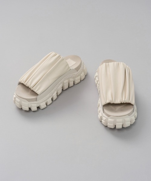 MAISON SPECIAL（メゾンスペシャル）の「《UNISEX》【SPECIAL SHOES FACTORY COLLABORATION】Rattling Sole Gathering Sandal/ラトリングソールギャザーサンダル【MAISON SPECIAL/メゾンスペシャル】（サンダル・メンズ・ブラック/ホワイト・25.5cm/26.5cm/27.5cm/28.5cm）」の6枚目の写真