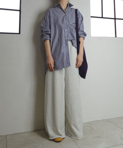 CORNERS by KR（コーナーズバイケーアール）の「【CORNERS by KR】刺繍ストライプオーバーシャツ（シャツ/ブラウス・レディース・ベージュ/ブルー/ネイビー・M）」の2枚目の写真