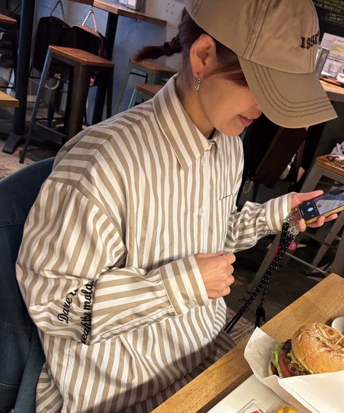 CORNERS by KR（コーナーズバイケーアール）の「【CORNERS by KR】刺繍ストライプオーバーシャツ（シャツ/ブラウス・レディース・ベージュ/ブルー/ネイビー・M）」の6枚目の写真