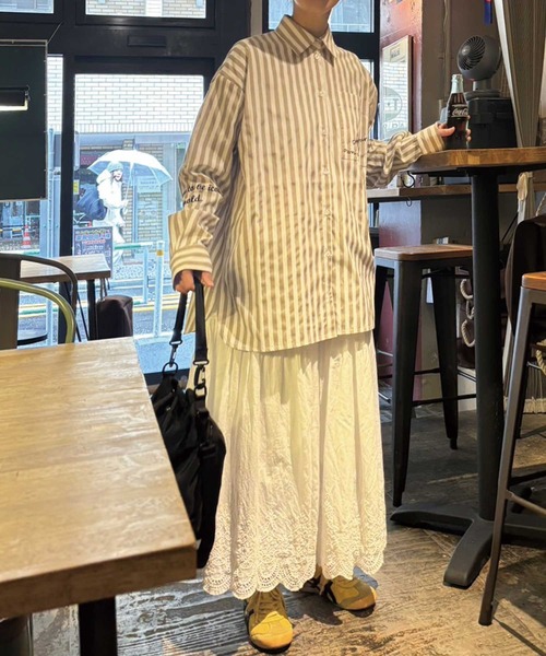 CORNERS by KR（コーナーズバイケーアール）の「【CORNERS by KR】刺繍ストライプオーバーシャツ（シャツ/ブラウス・レディース・ベージュ/ブルー/ネイビー・M）」の8枚目の写真