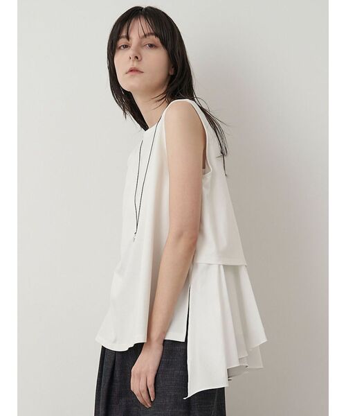 ELENDEEK(エレンディーク)の「バックアシンメトリードレープカットソー(Tシャツ/カットソー・レディース・オフホワイト/グレー/ブラック・FREE)」の10枚目の写真