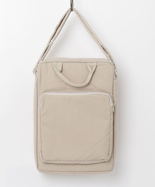 lit.Cy(リットシー)の「シンプル パデット PCケース ショルダー トート バッグ 13inch 14inch 15.6inch 16inch(PC・タブレットケース・レディース・ブラック/オフホワイト・FREE)」の16枚目の写真