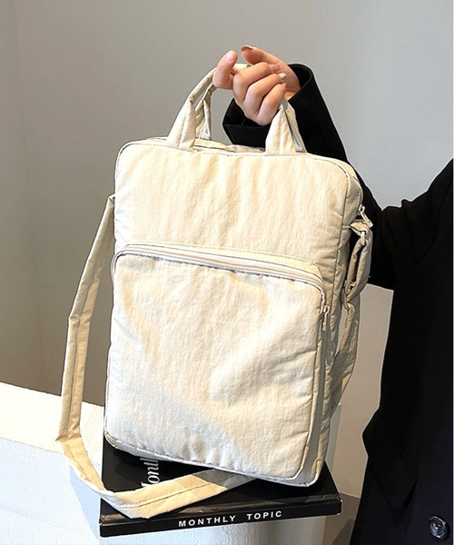 lit.Cy(リットシー)の「シンプル パデット PCケース ショルダー トート バッグ 13inch 14inch 15.6inch 16inch(PC・タブレットケース・レディース・ブラック/オフホワイト・FREE)」の10枚目の写真