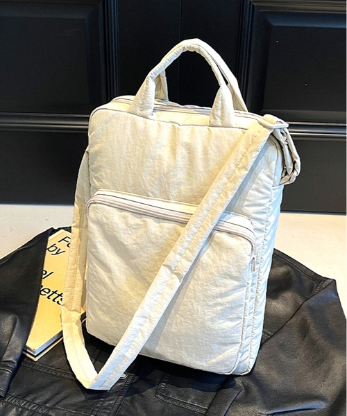 lit.Cy(リットシー)の「シンプル パデット PCケース ショルダー トート バッグ 13inch 14inch 15.6inch 16inch(PC・タブレットケース・レディース・ブラック/オフホワイト・FREE)」の11枚目の写真