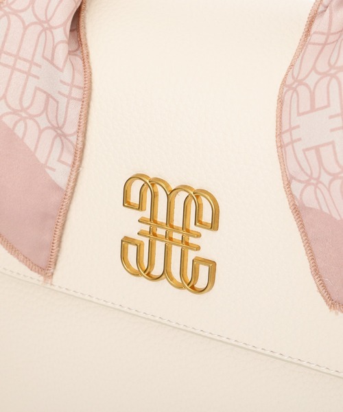 JILL by JILL STUART（ジルバイジルスチュアート）の「Link J スカーフフラップバッグ（ハンドバッグ・レディース・ブラック/アイボリー・FREE）」の13枚目の写真